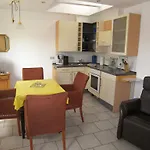 Mutabor Apartman *