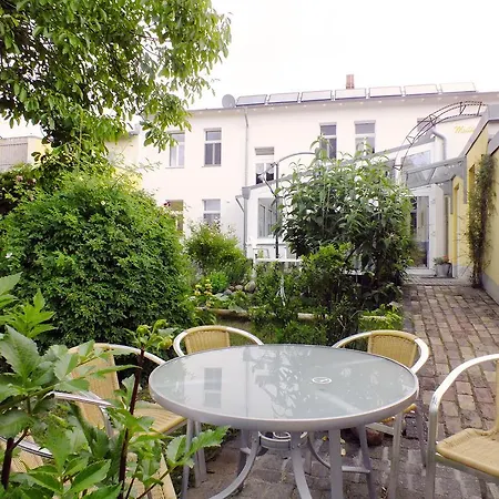 Mutabor Apartment *
