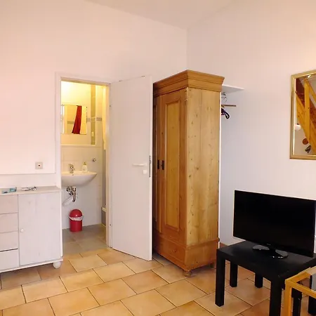 Mutabor Apartment