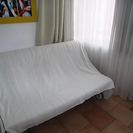 Mutabor Apartment